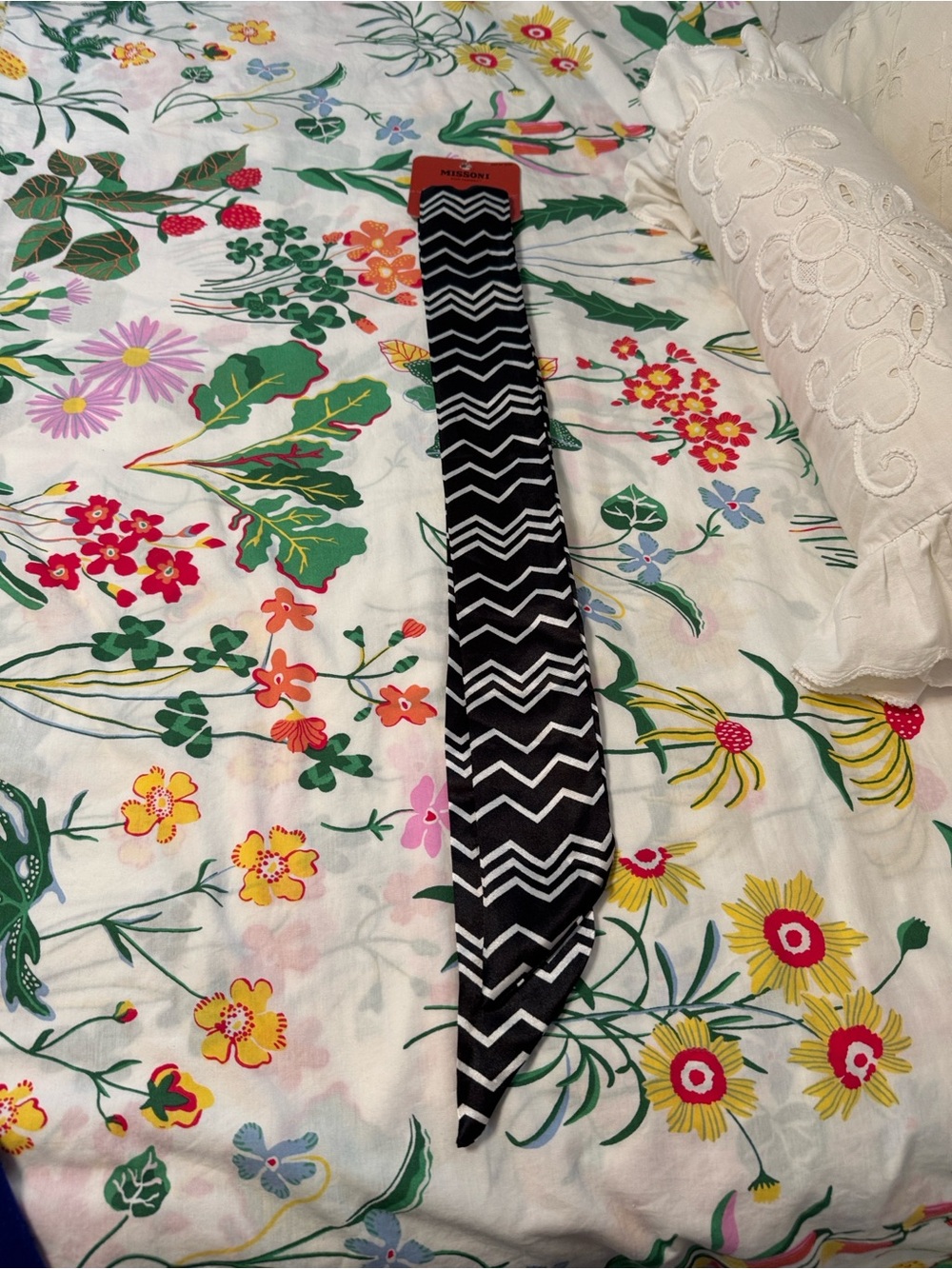 Missoni for Target headscarf with Black and White Chevron - Picture 3 of 5
